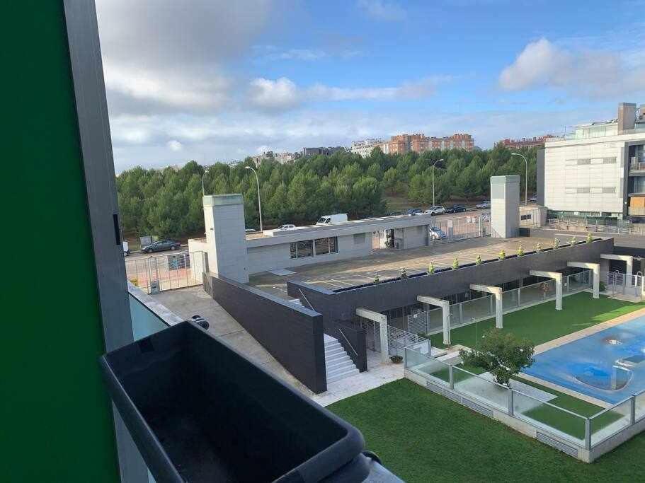 Espectacular Apartamento Con Piscina Y Garaje Madrid Exterior photo
